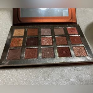 Ellen Tracy Eyeshadow Palette